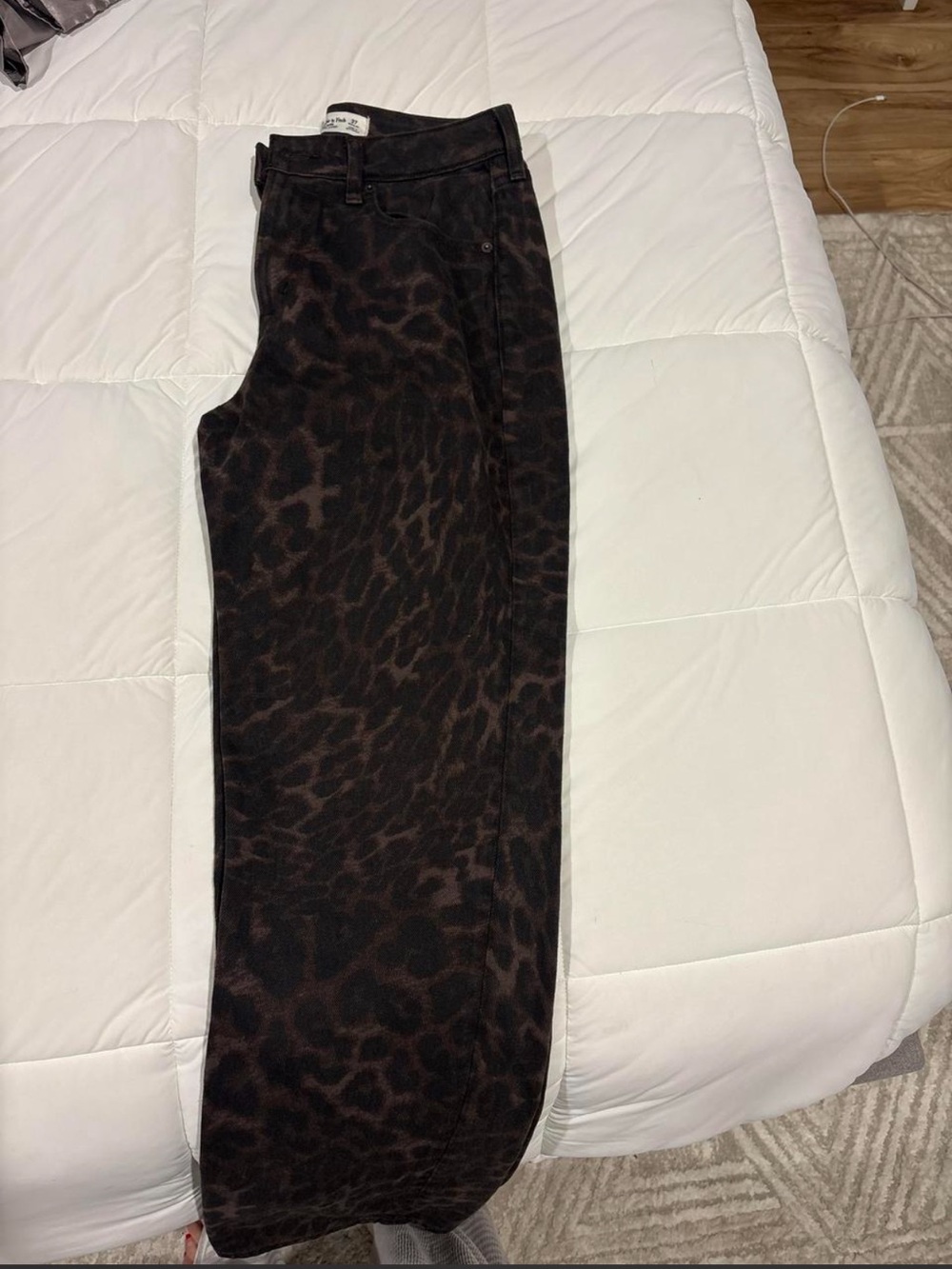 Abercrombie & Fitch Black and Brown Leopard-Print Relaxed Jeans